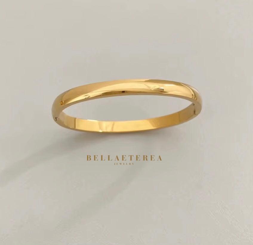 ELLIE ❥ Gold Bangle