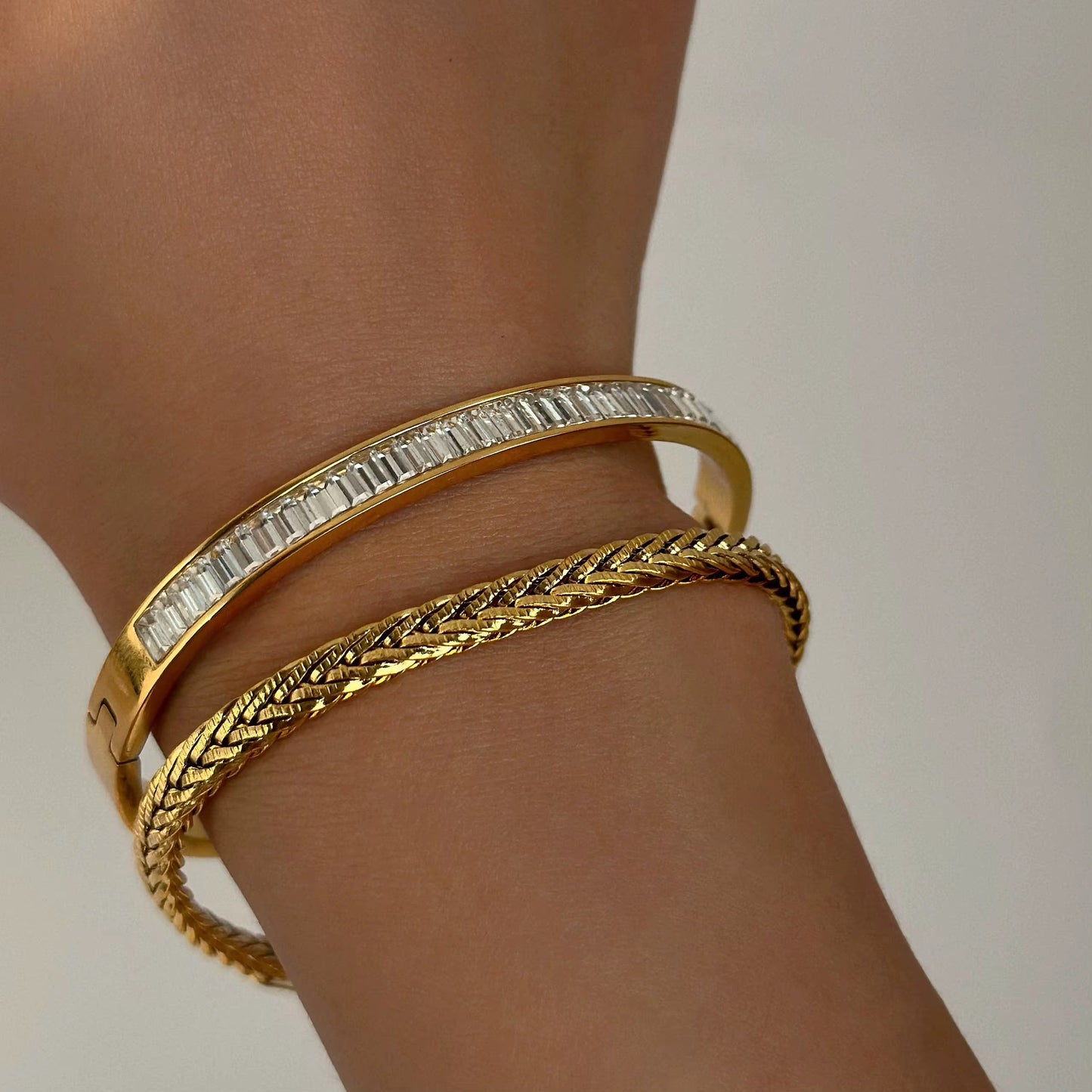 SKYLAR ❥ Bangle Gold/Off White - BELLAETEREA