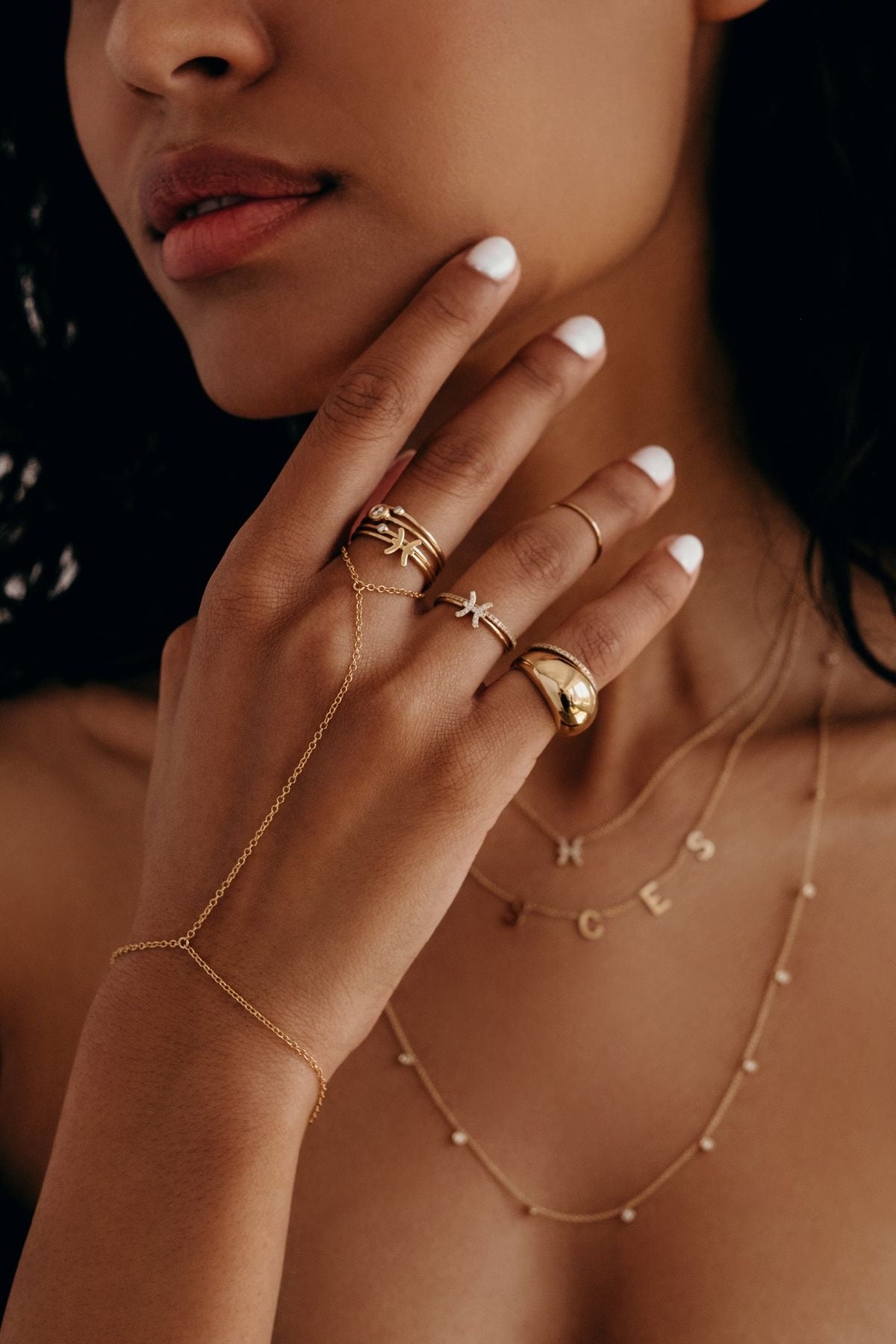 CLASSY ❥ Hand Chain
