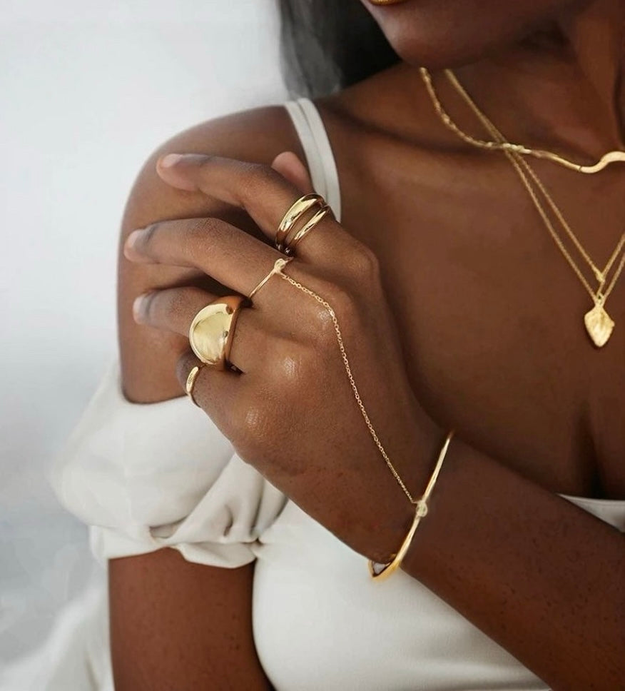 CLASSY KNOT ❥ Hand Chain