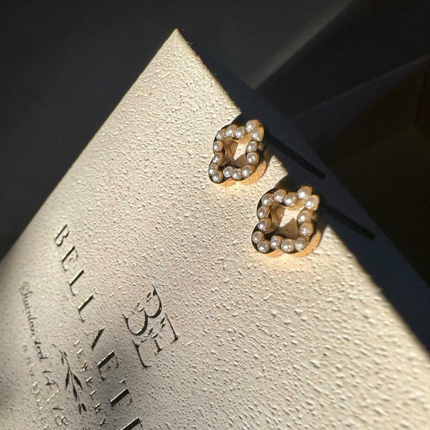 PEARLS CLOVER STUDS ❥ Orecchini - BELLAETEREA