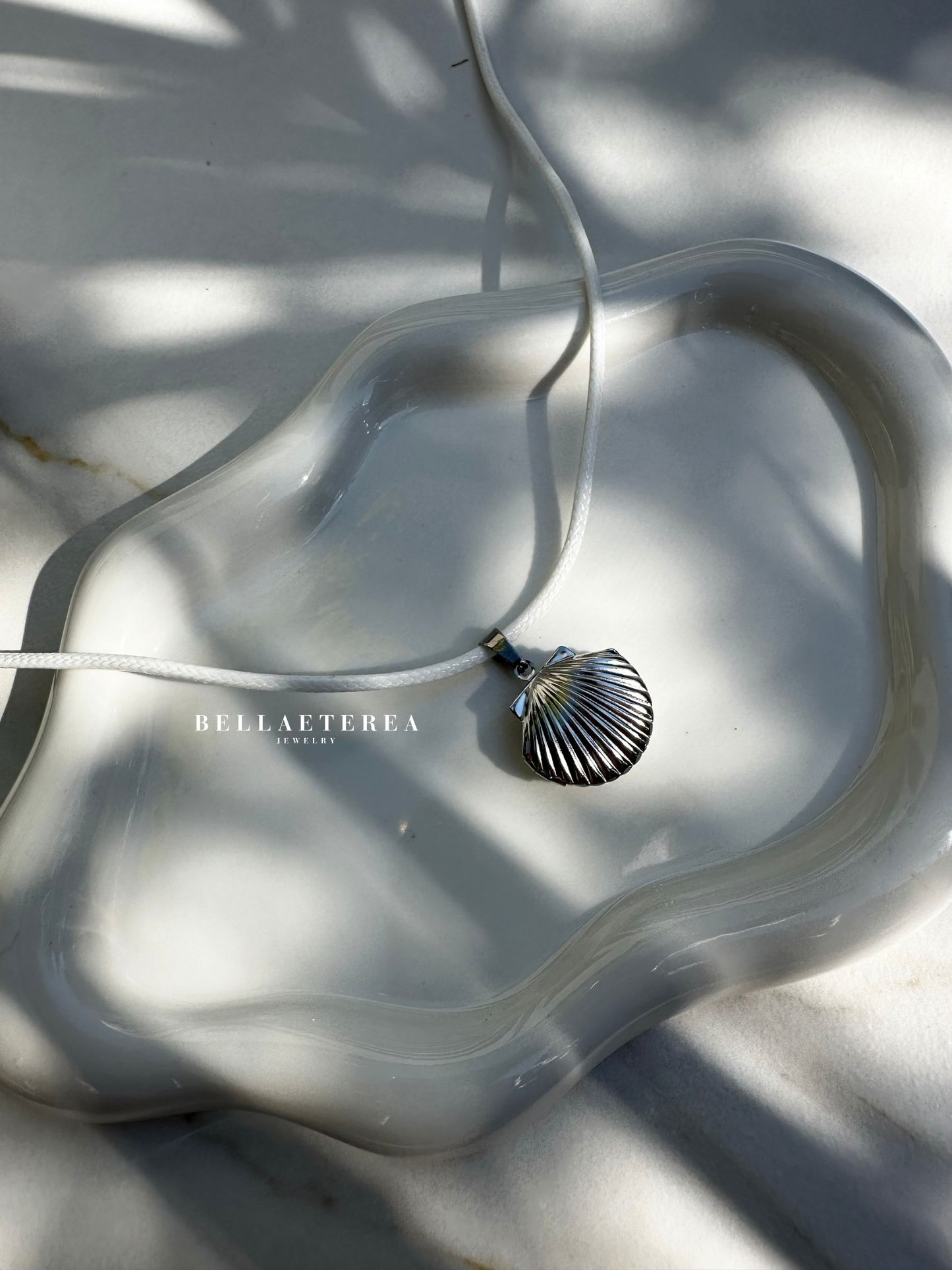 WHITE SHELL ❥ Collana