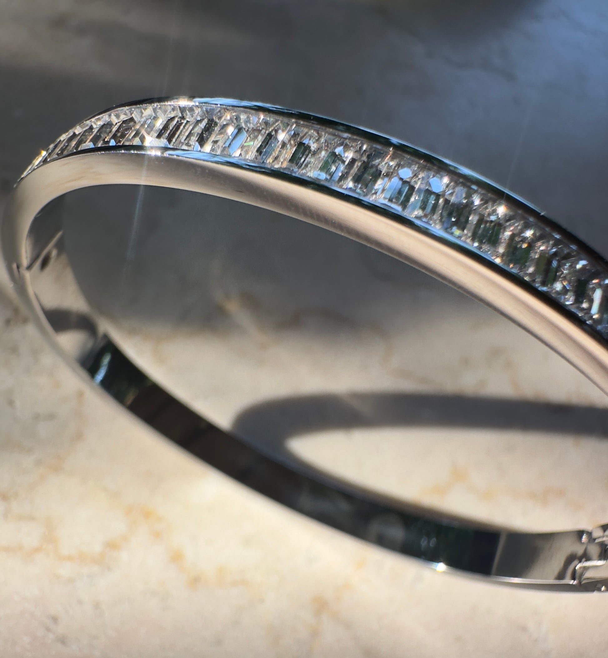 SKYLAR ❥ Silver Bangle - BELLAETEREA