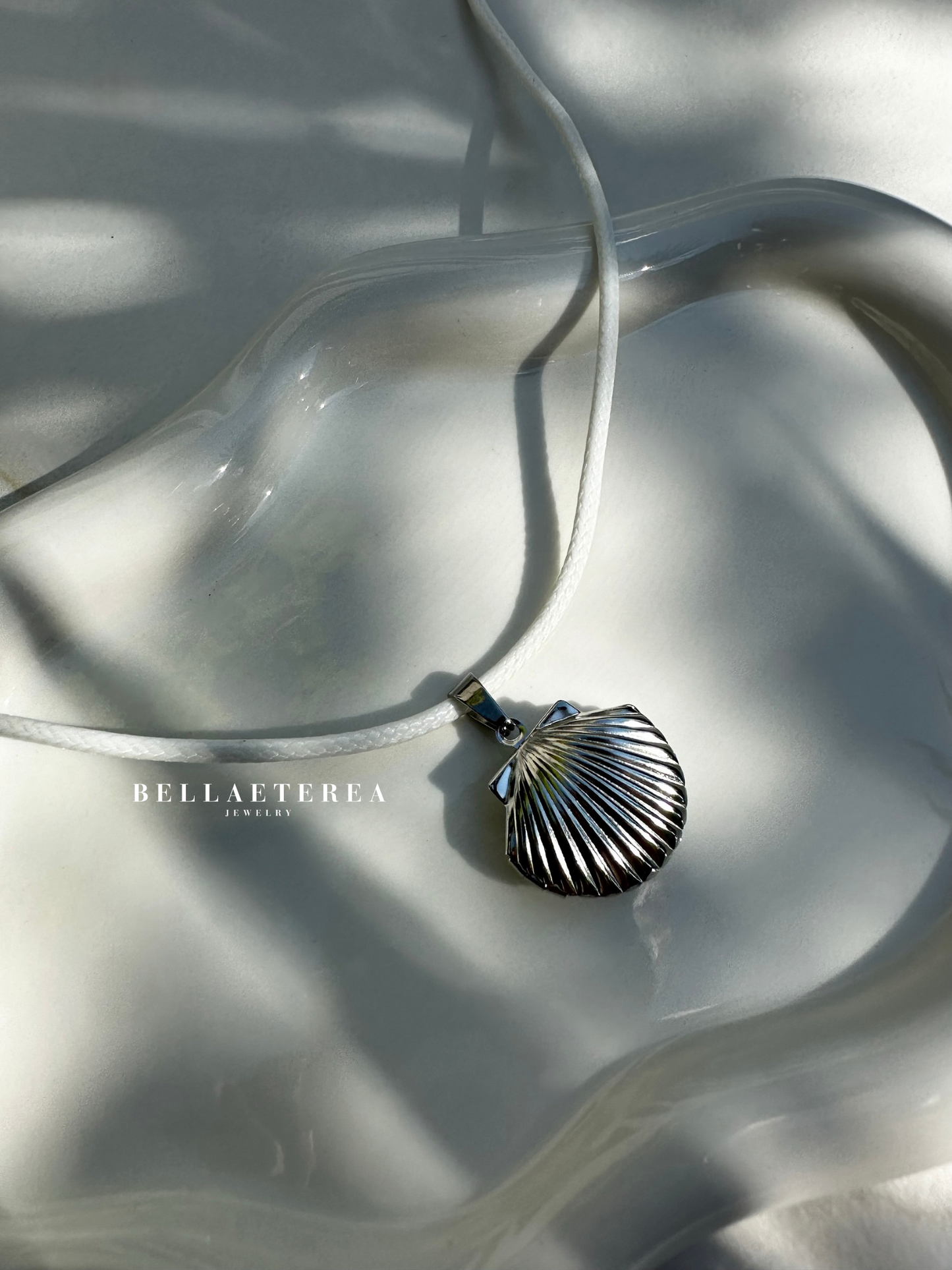 WHITE SHELL ❥ Collana