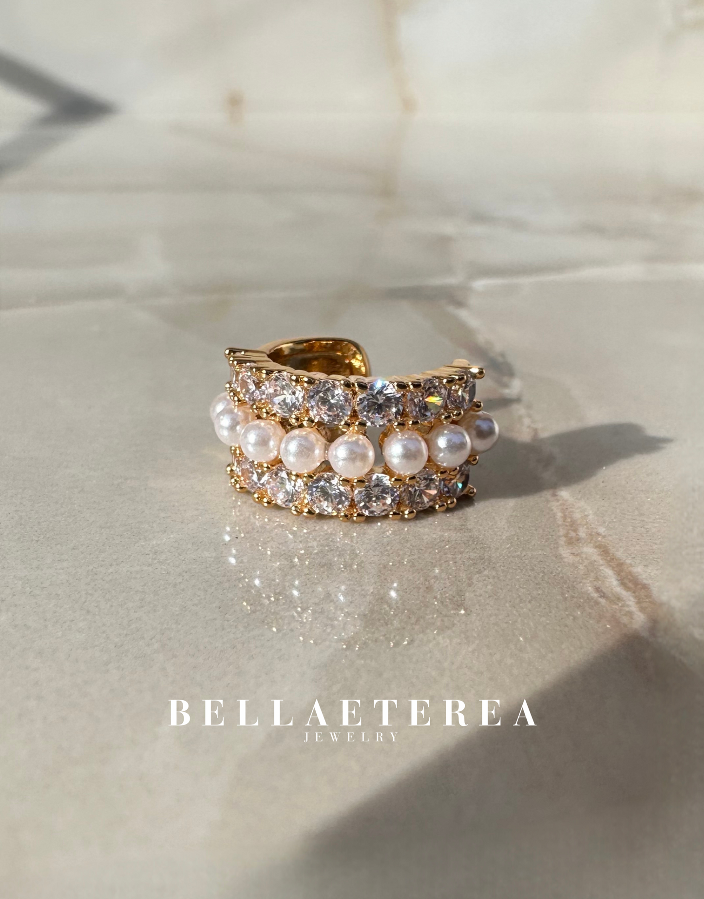 PERLÉA ❥ Ear Cuff Gold - BELLAETEREA