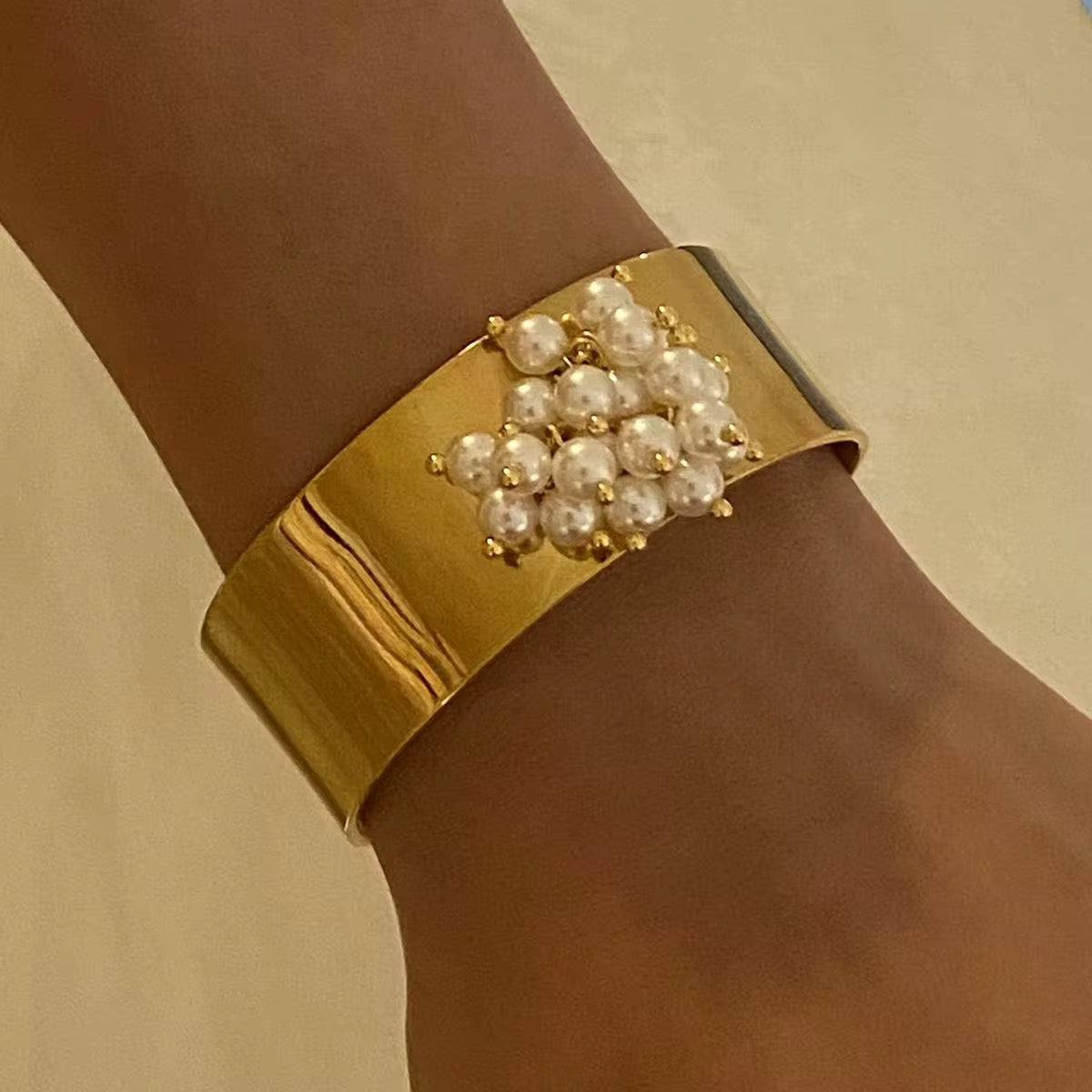 LA PERLA ❥ Bangle