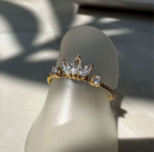 REGINA TWIST ❥ Anello