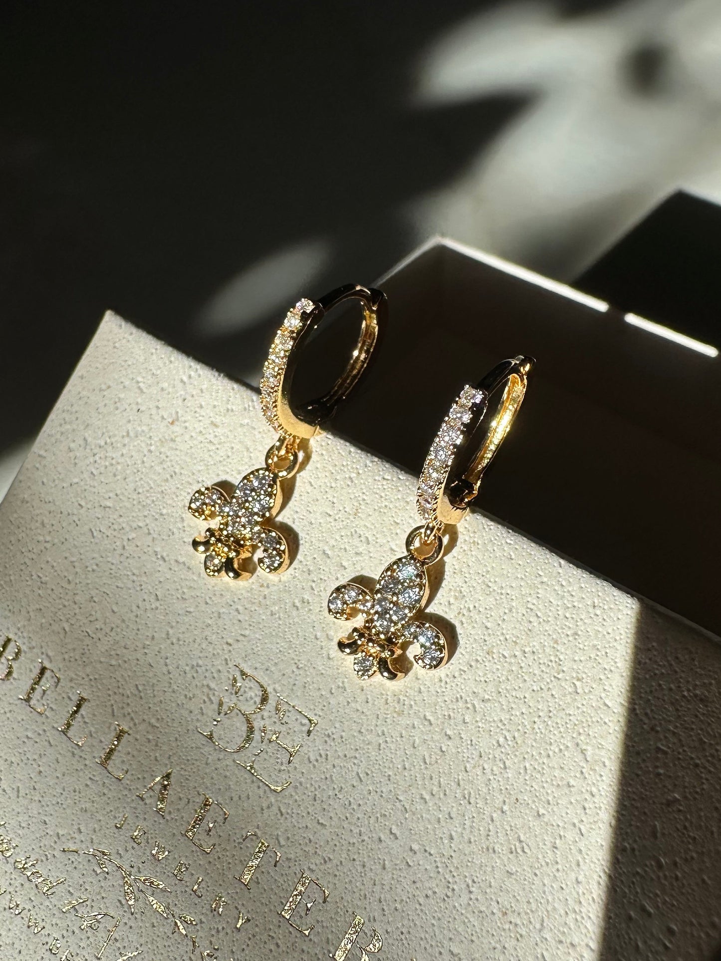 FLEUR DE LYS ❥ Orecchini Gold/White