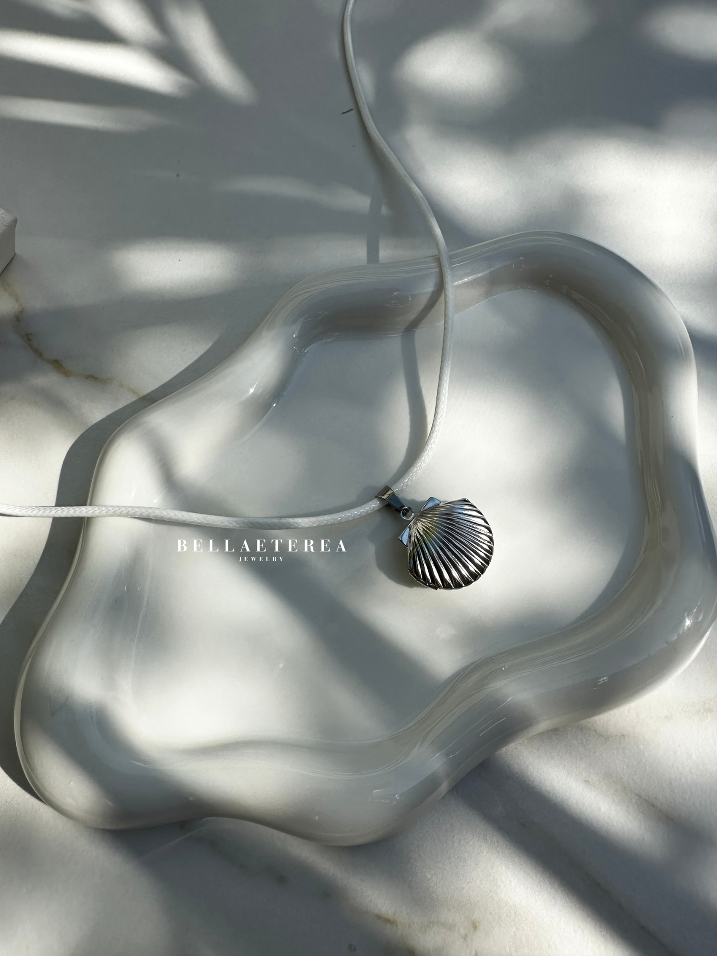 WHITE SHELL ❥ Collana