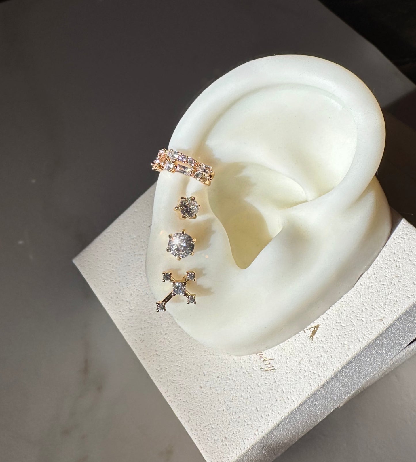 SIERRA ❥ Ear Cuff Gold