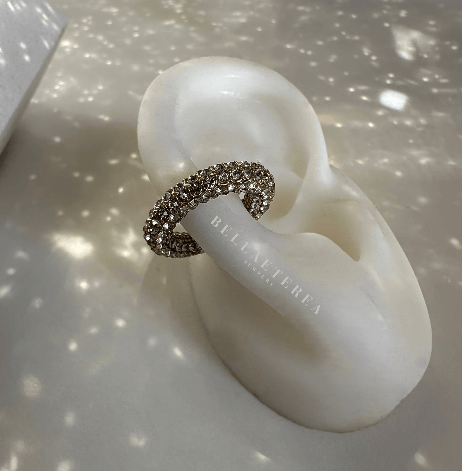 RAINBOW ❥ Ear Cuff White & Gold - BELLAETEREA